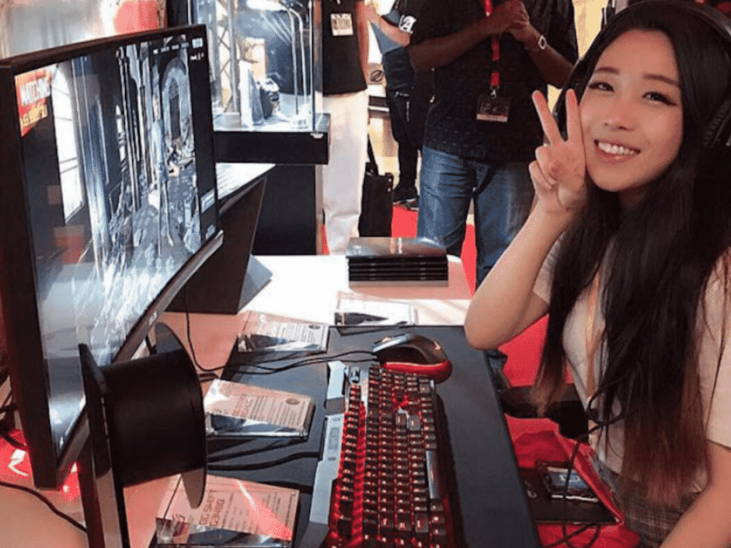 Online gaming technology becomes popular more challenging day by day