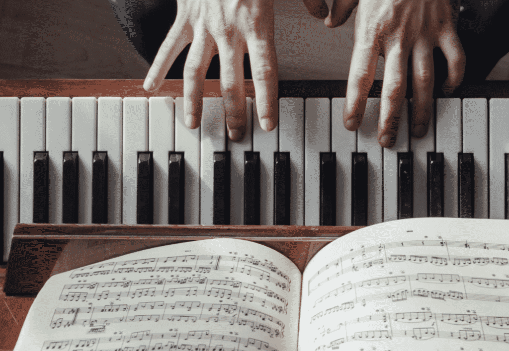 How to Teach Oneself to Play the Piano