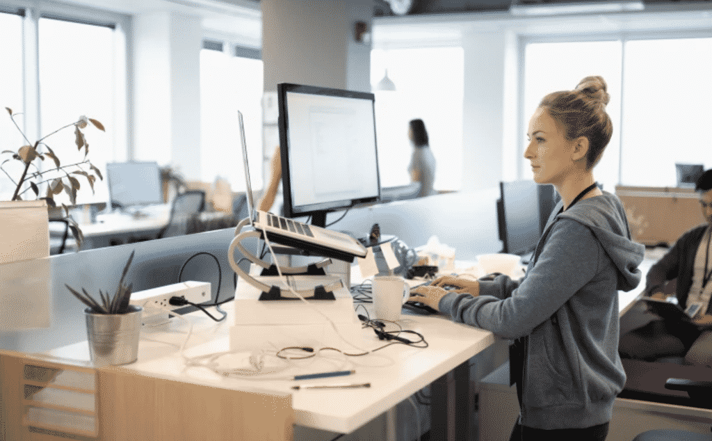 Standing desk vs ergonomic chair Which is better?