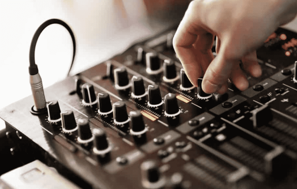 Which DJ Effects Should Newcomers Master First?