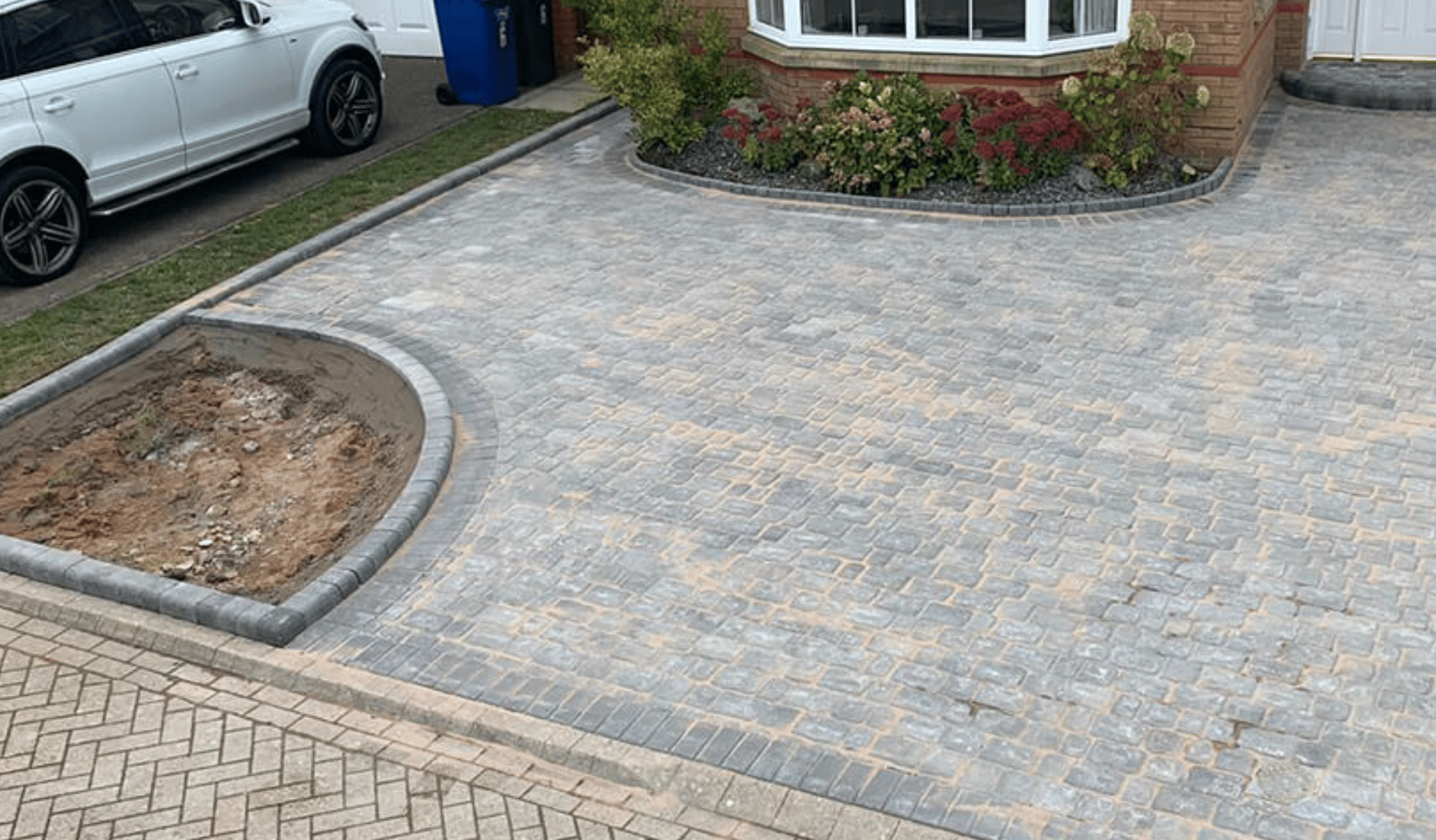 6 Modern Driveway Paving Ideas for Your Home