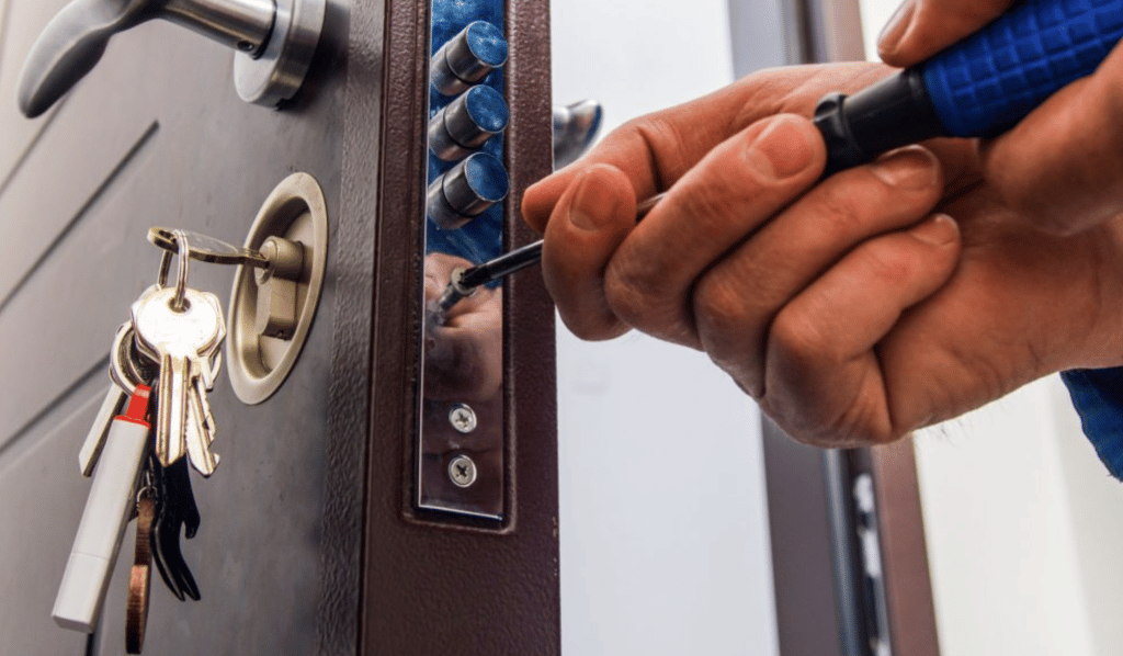 Change Locks On Door – Call Local Locksmiths For Help!