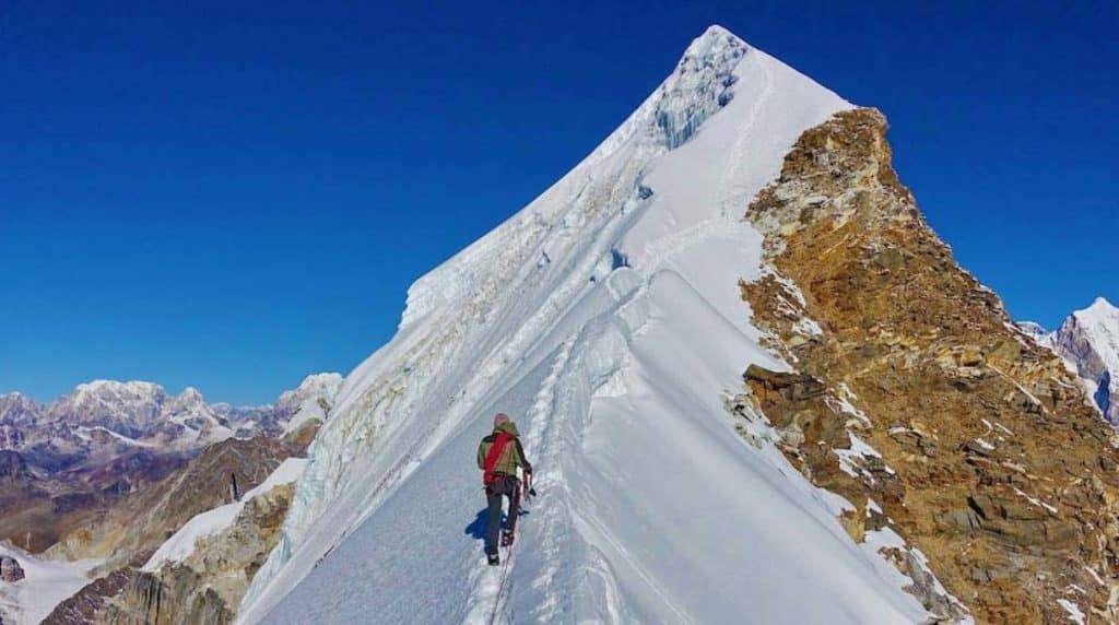 Climbing Routes of Lobuche Peak 01