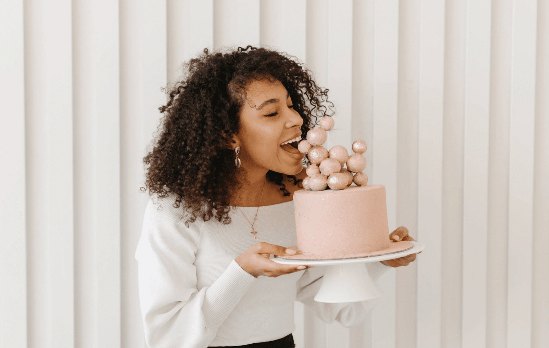 Image showcasing How to Prevent Sugar Cravings and Meet Your Weight Goal Faster?