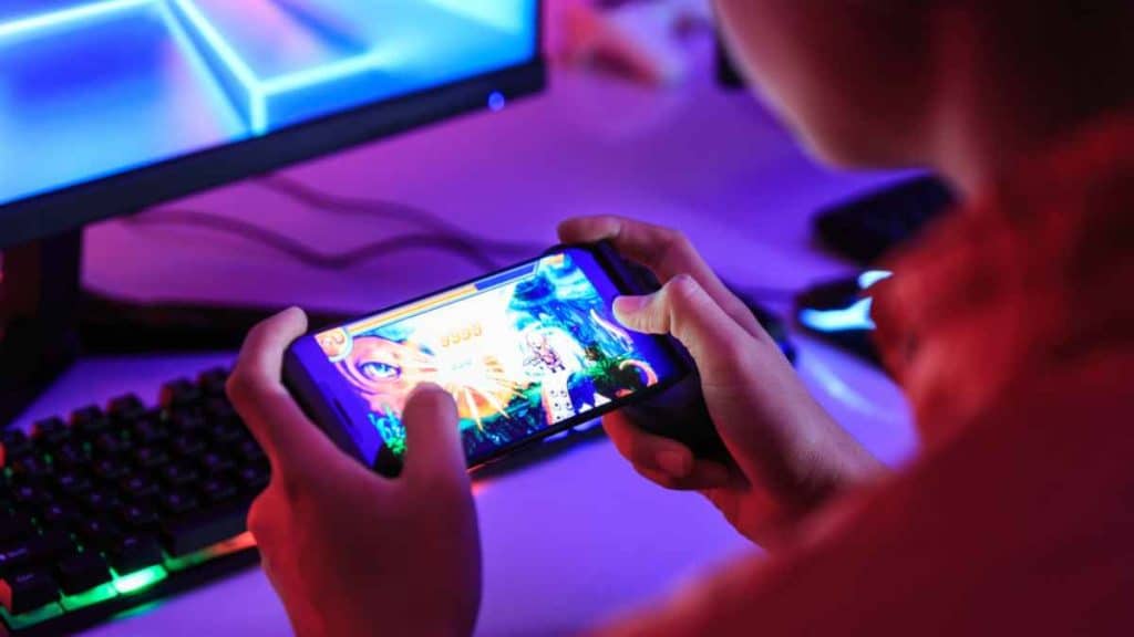 4 Classic Games You Can Play on Mobile