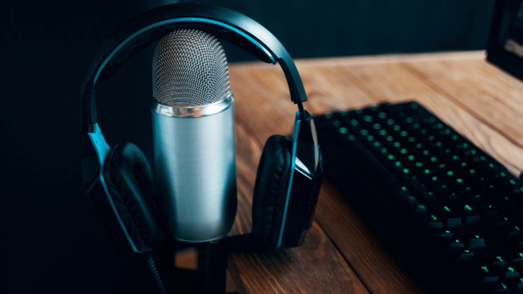 6 Ways A Business Can Benefit By Using A Podcast Platform