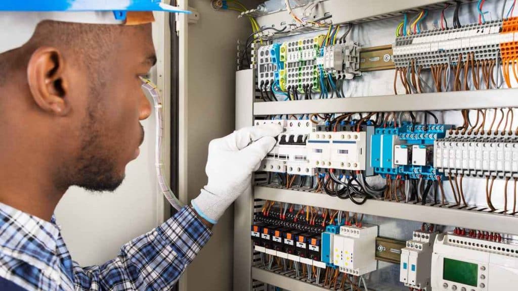 How to Find a Reliable and Expert Electrical Contractor