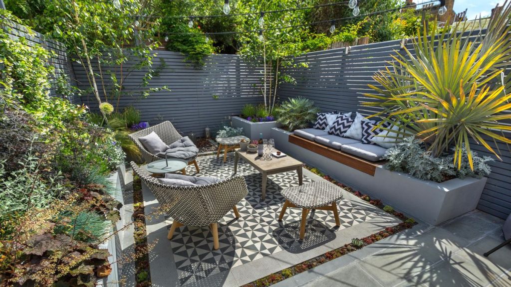 5 Tips to Create a Smart and Effortless Garden