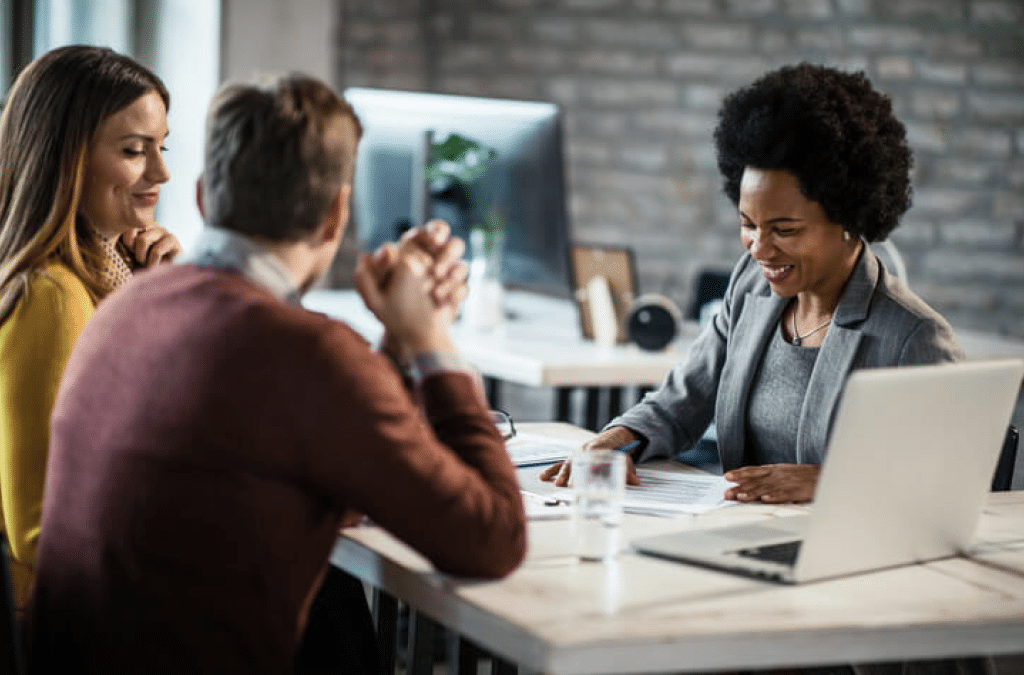 4 Reasons to Hire a Car Accident Lawyer Online
