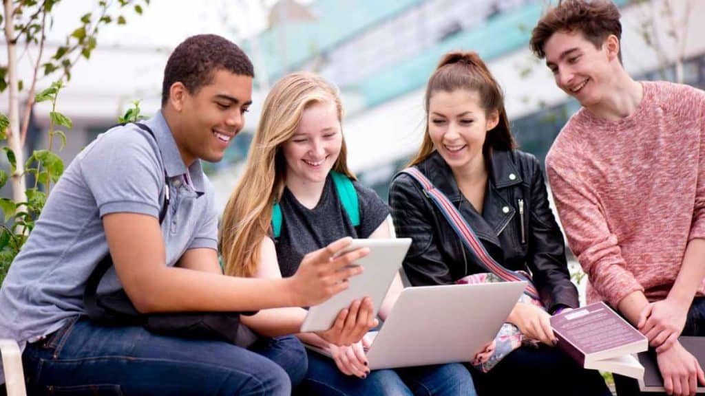 Navigating the Road to Higher Education — 3 Expert Tips for a Successful College Journey