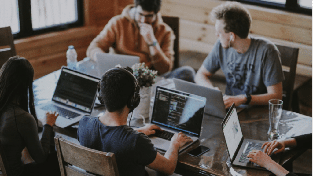 Outsourcing Customer Service Pros and Cons
