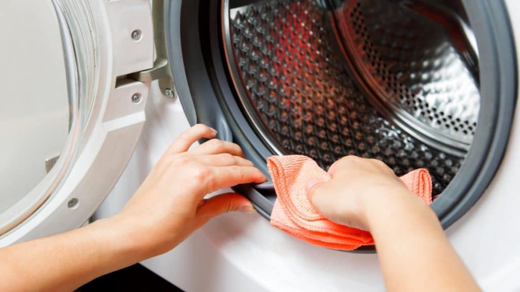 How to Unclog a Washing Machine