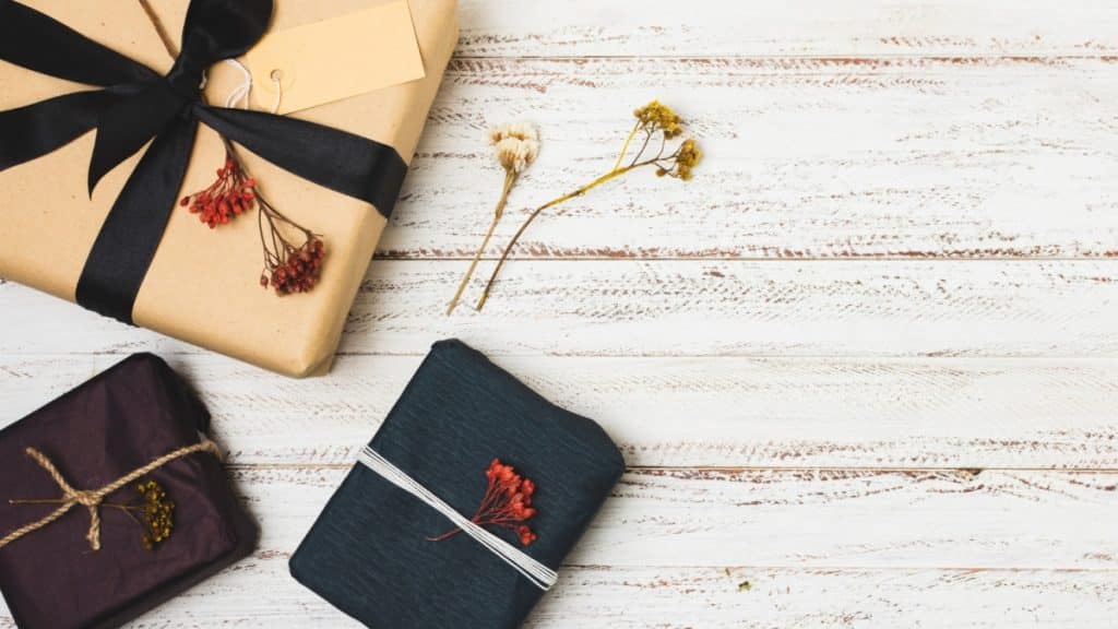 Top 5 Things To Keep In Mind When Buying Luxury Gifts For Loved Ones