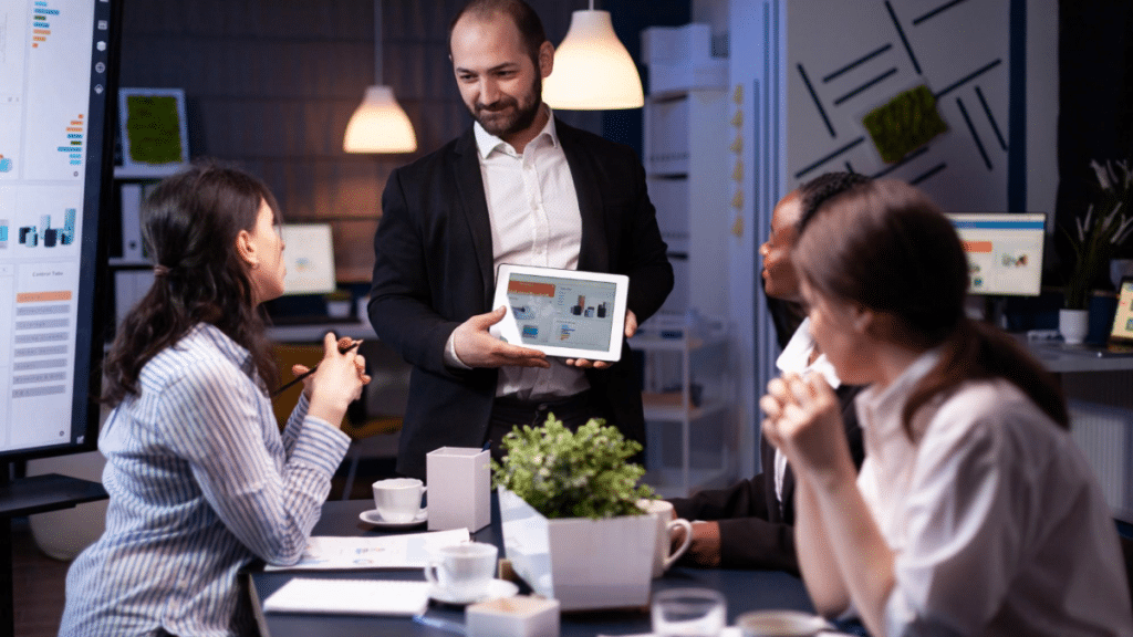 Navigating Business Trends in 2024 A Focus on Financial Management and Digital Strategies