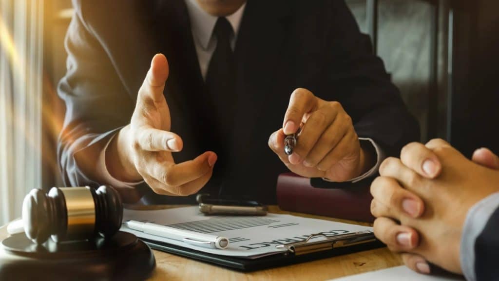 Important Factors To Consider When Hiring a Lawyer 02_26