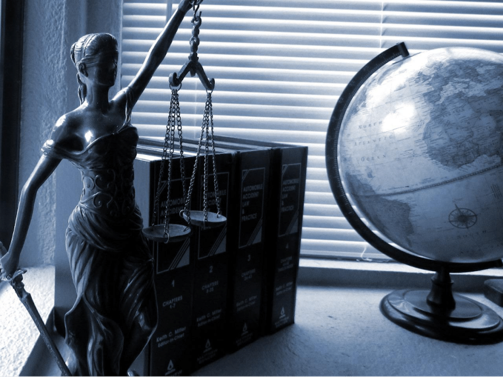 6 Ways a Personal Injury Lawyer Can Help You with Your Injury Claim