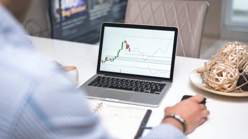Taking Advantage of Business Analytics to Drive Business Success