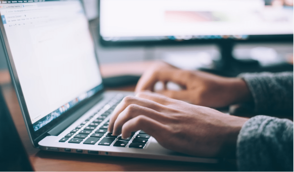 Top AI Essay Writing Tools Reviewed: 2024