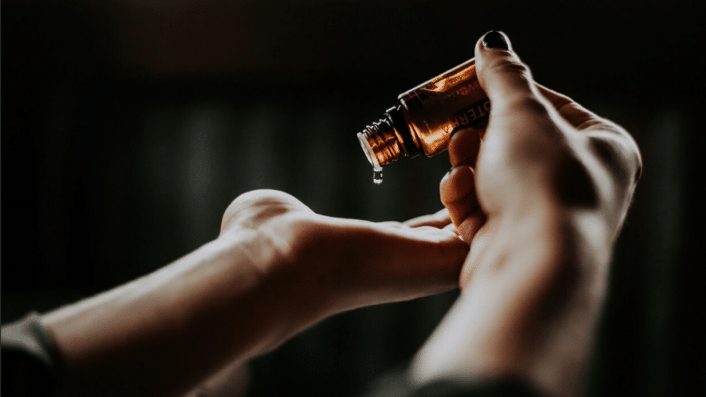 5 Best organic essential oils for glowing skin