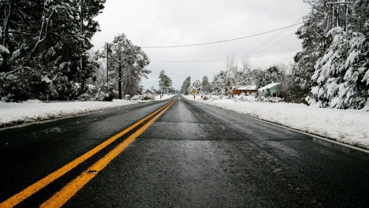 7 Ways to Melt Ice on Roads