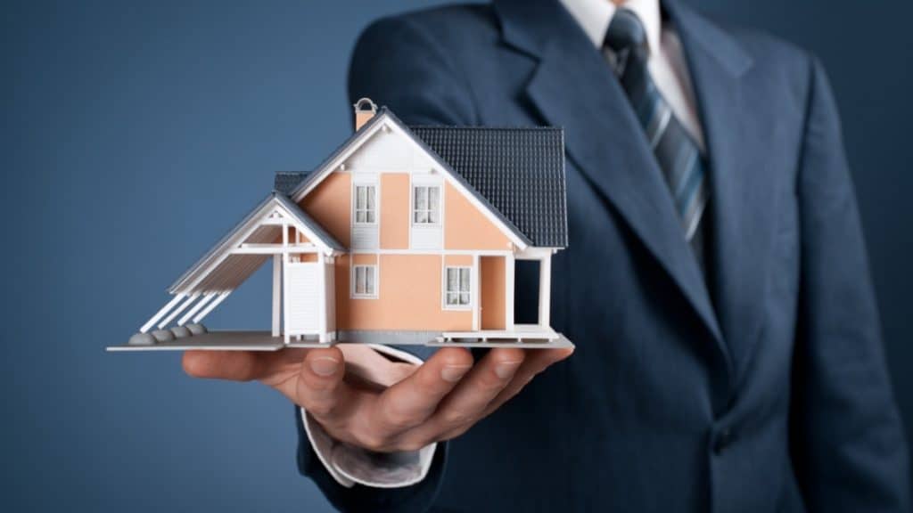 The Ultimate Guide to Property Valuation with Estate Agents