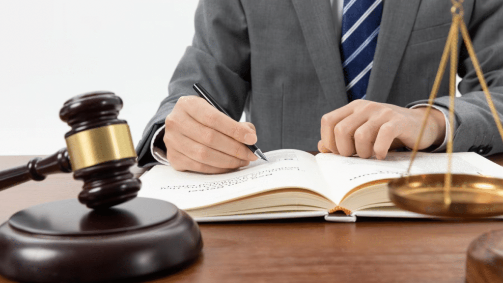 Don’t Get Blind Hire a Truck Accident Lawyer Right Away