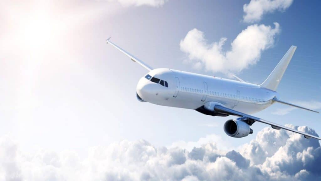 Top 5 benefits of custom aviation software