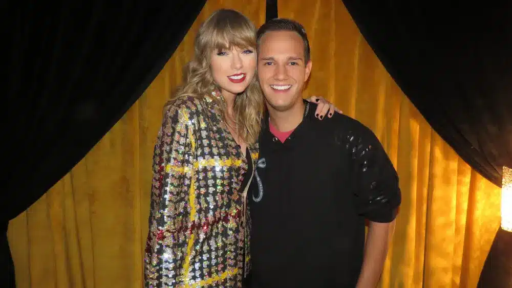 Gannett Hires Taylor Swift Reporter: The Rise of Niche Journalism