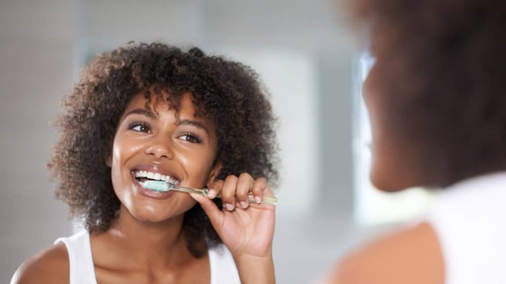 How to Care for Your Teeth When You’re on the Go Essential Tips for Busy Professionals