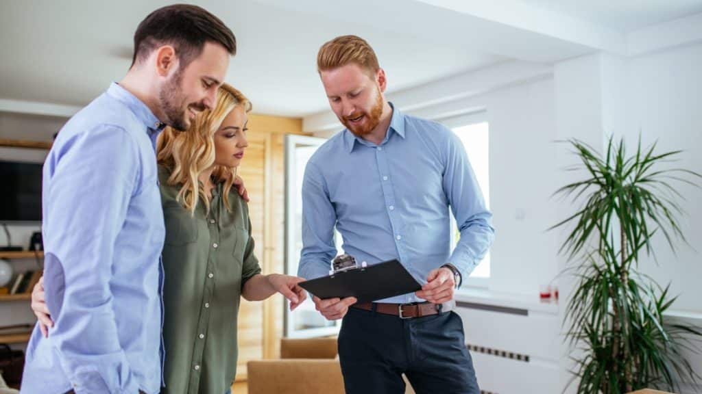 Negotiating the Highest Price Tips for UK Home Sellers Facing Multiple Offers