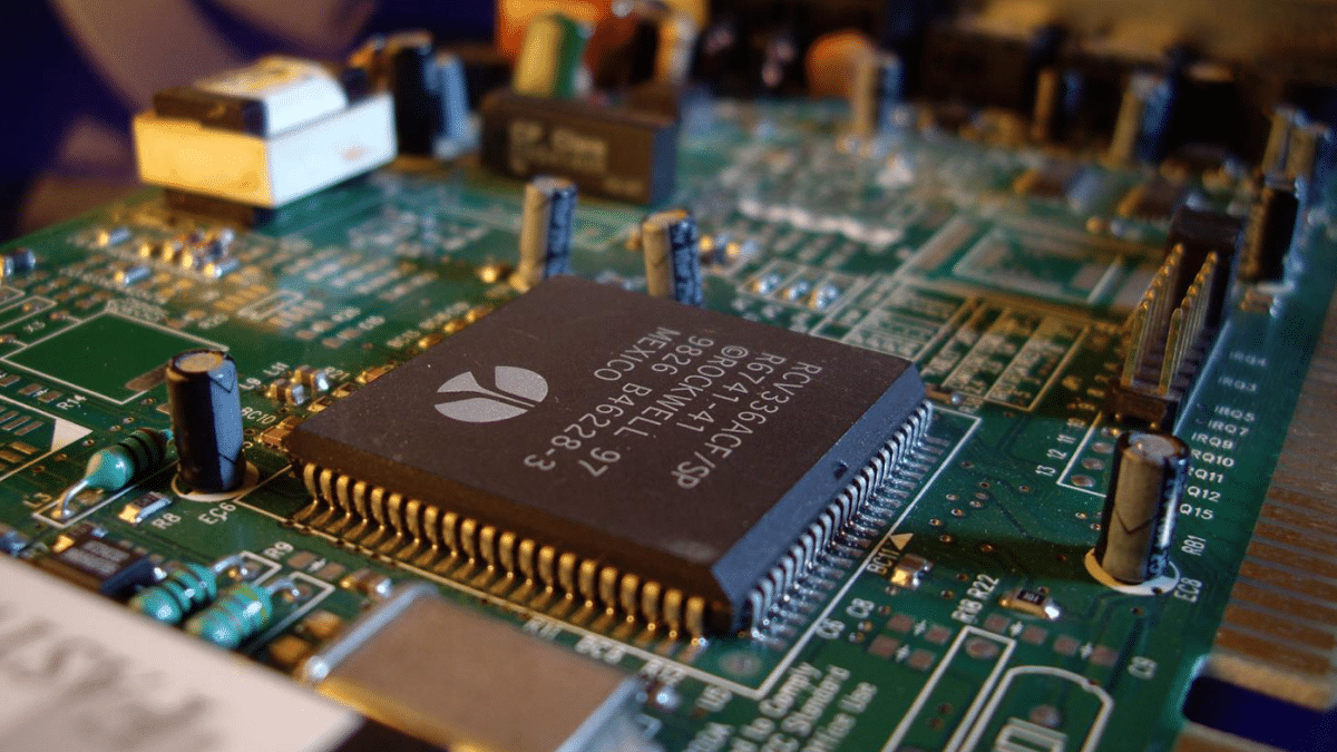 What Does IC Mean In Electronics? A Comprehensive Guide