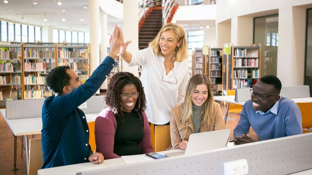 How to Build a Strong Network While Still a Student?