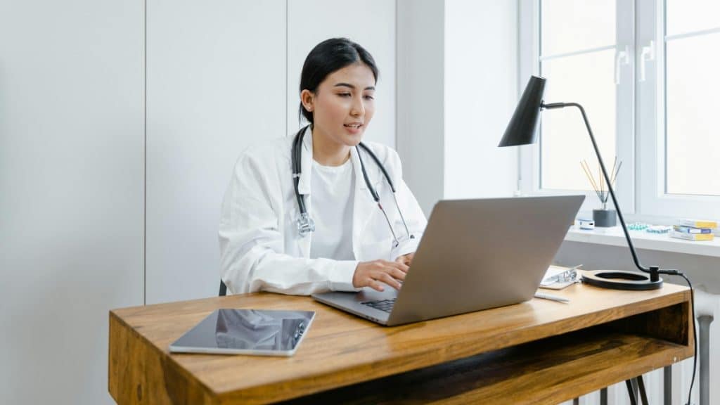 How Technology Is Transforming Healthcare: New Horizons in Patient Care