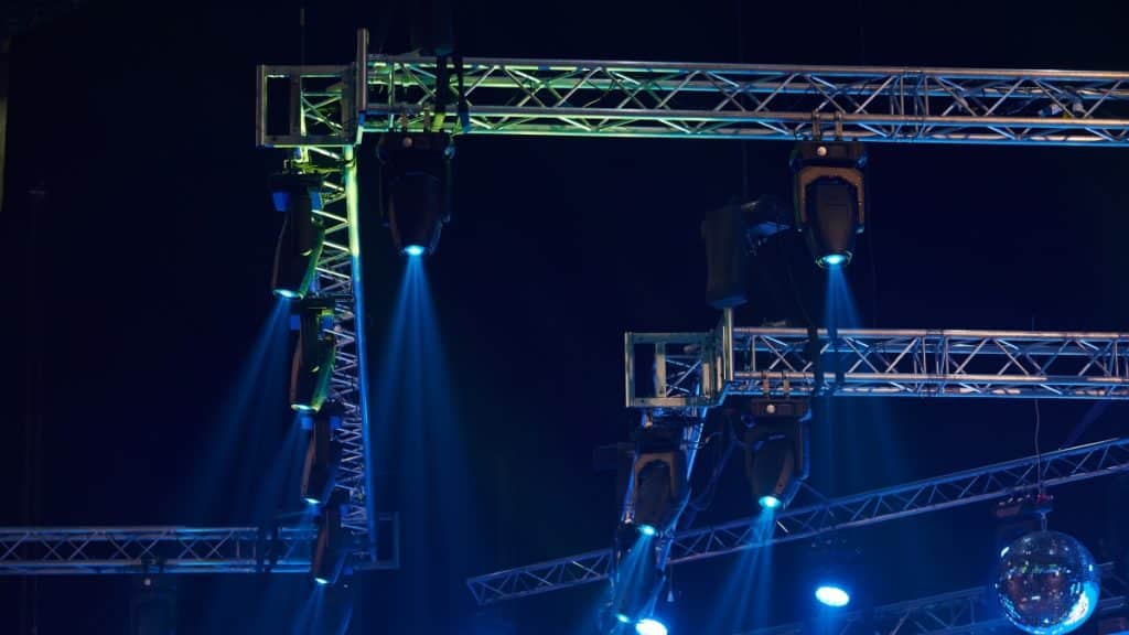 How to Choose the Best Stage Lights for Studios