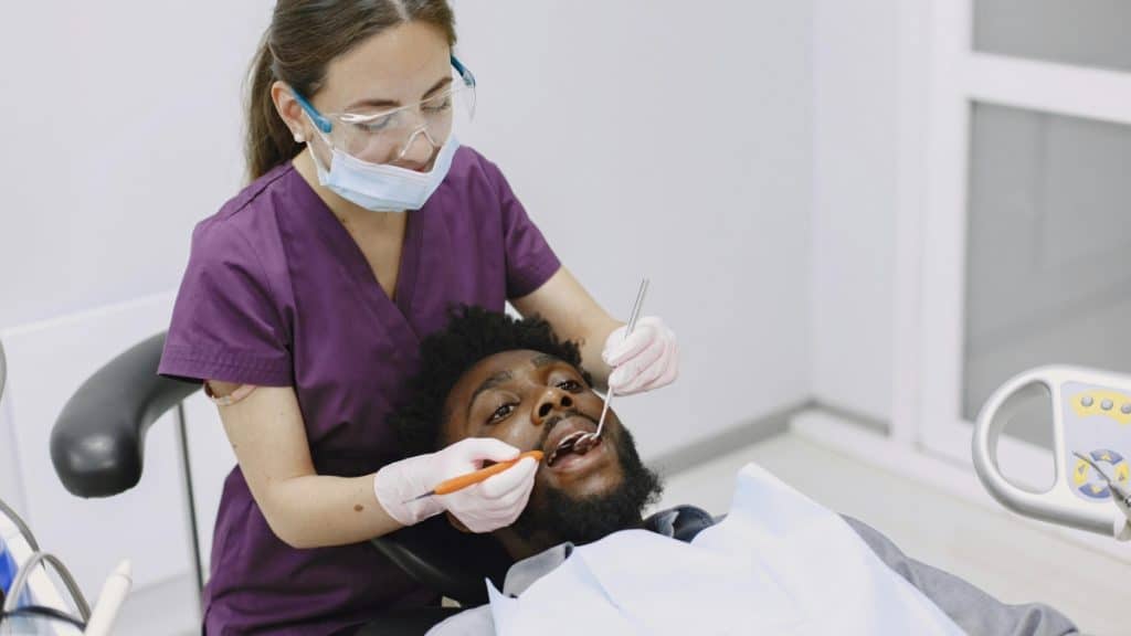 A Guide to Finding the Best Family Dentist in Chicago