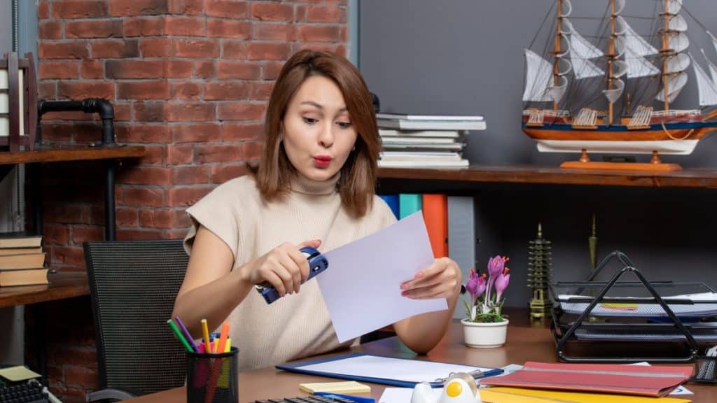 Essay Mills vs. Credible Paper Writing Services Telltale Signs & How to Avoid Them