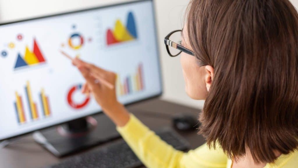 How to become a Data Analyst certification and skills guide