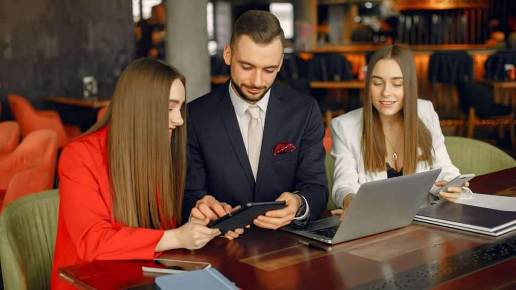 Payroll Tips to Acquire for Restaurants and Hospitality Businesses