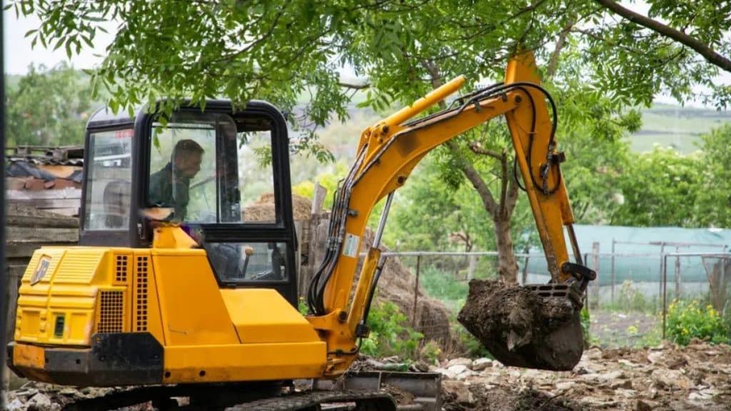 Demolition Made Easy Using Mini Excavators for Small Structure Removal