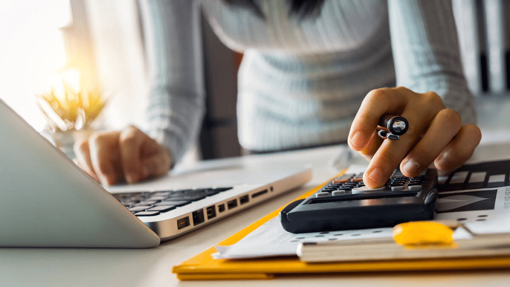 7 Signs It’s Time to Hire a Professional Accountant