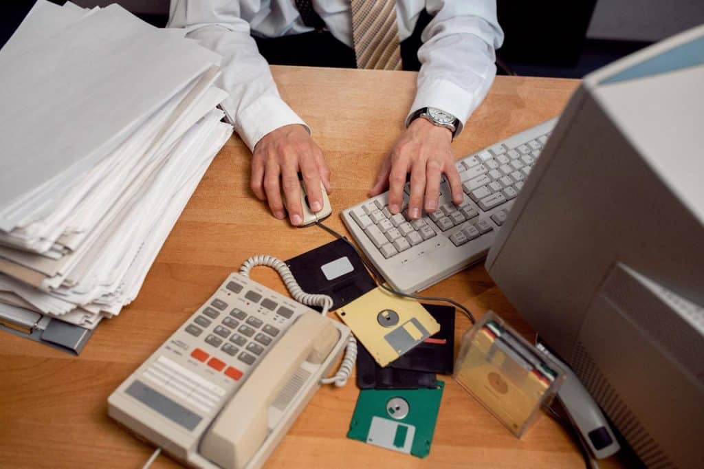 Smart Ways to Organize Your Bank Accounts for Better Money Management