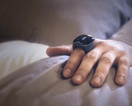 hand-wear-O2ring-oximeter